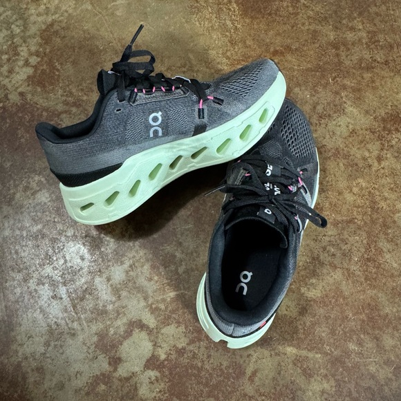 On Cloud Eclipse - Picture 3 of 7